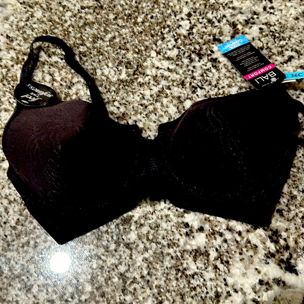 Bali Comfort Revolution Tailored Front-Close Shaping Underwire Bra 36C